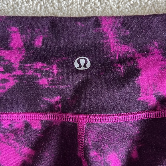 Lululemon crop leggings. Size 4. - Picture 4 of 4